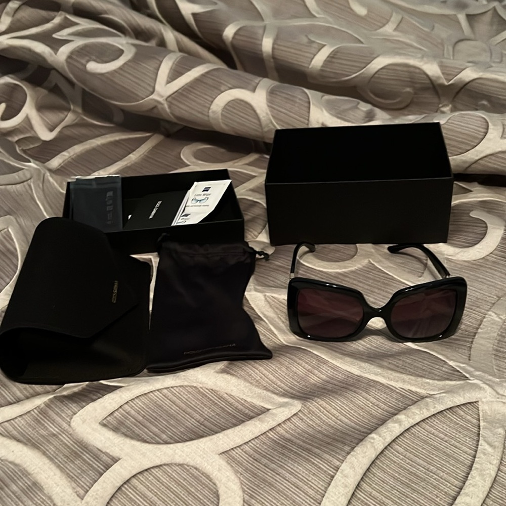 New in box Dolce and Gabbana Oversized Square sunglasses - Picture 5 of 8